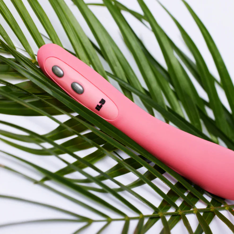 ILY By Je Joue The Wand Flexible Warming G-Spot Wand Pink
