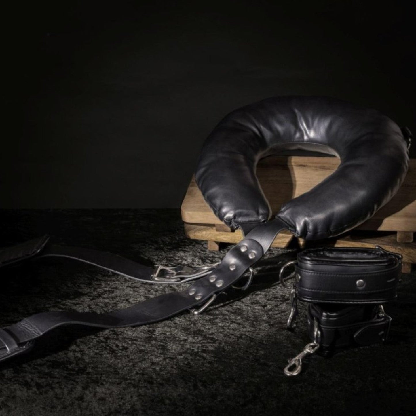 Shots Ouch! Padded Thigh Sling with Hand Cuffs Black